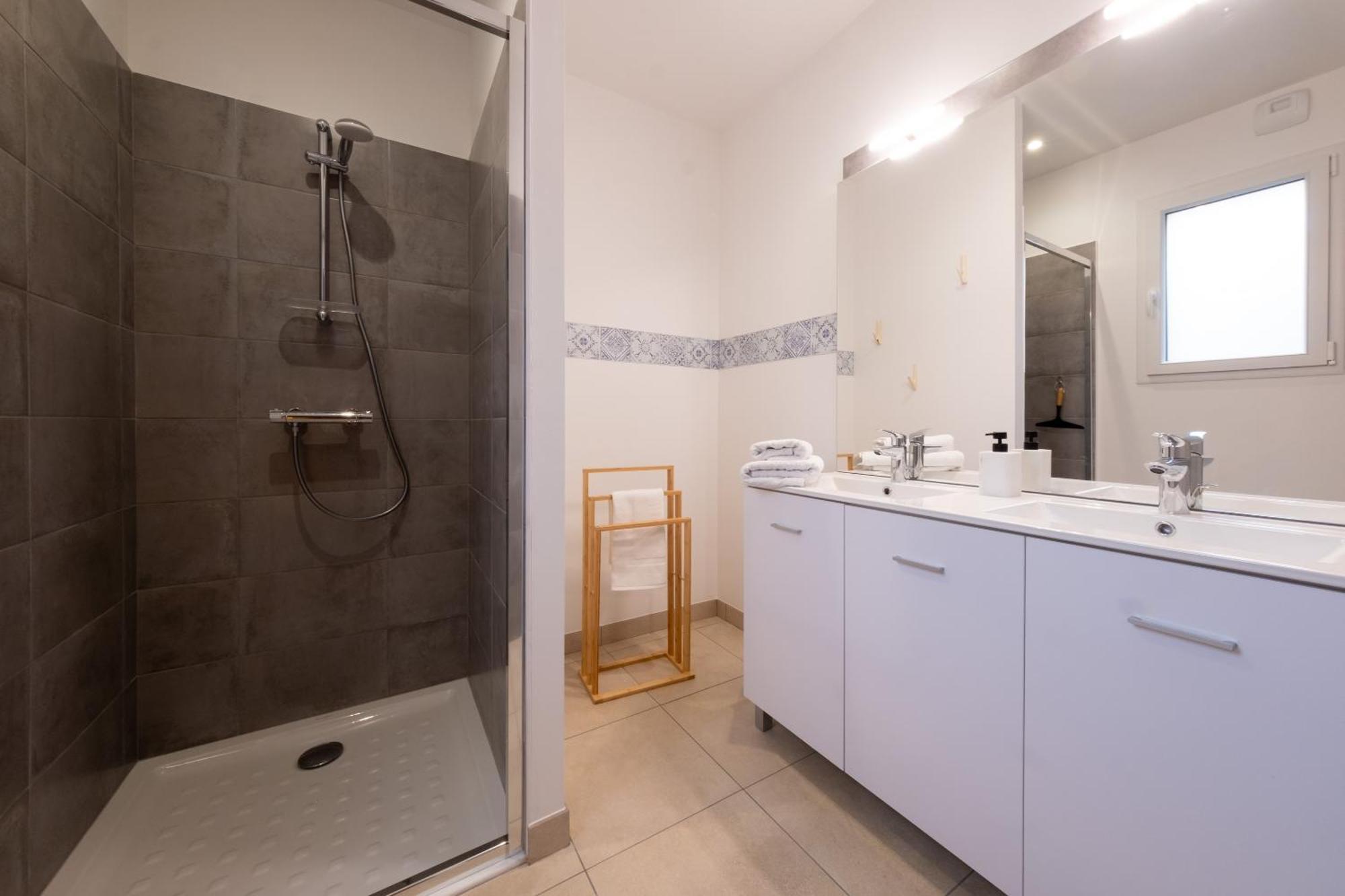 Appart Hotel La Gacilly-Centre Ville-Spa-Parking 외부 사진