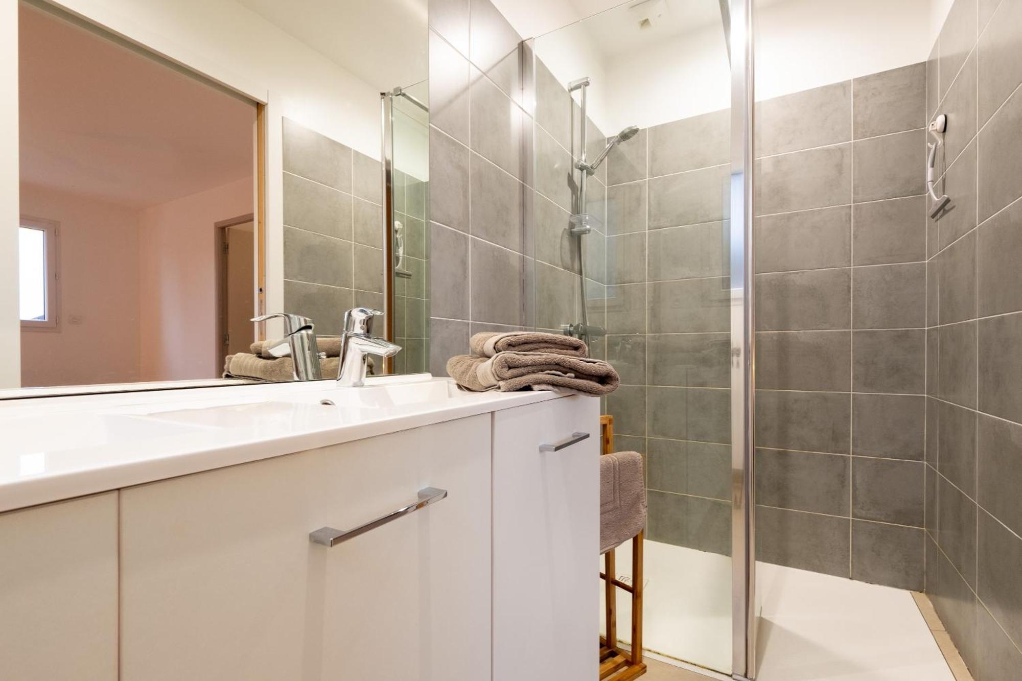 Appart Hotel La Gacilly-Centre Ville-Spa-Parking 외부 사진